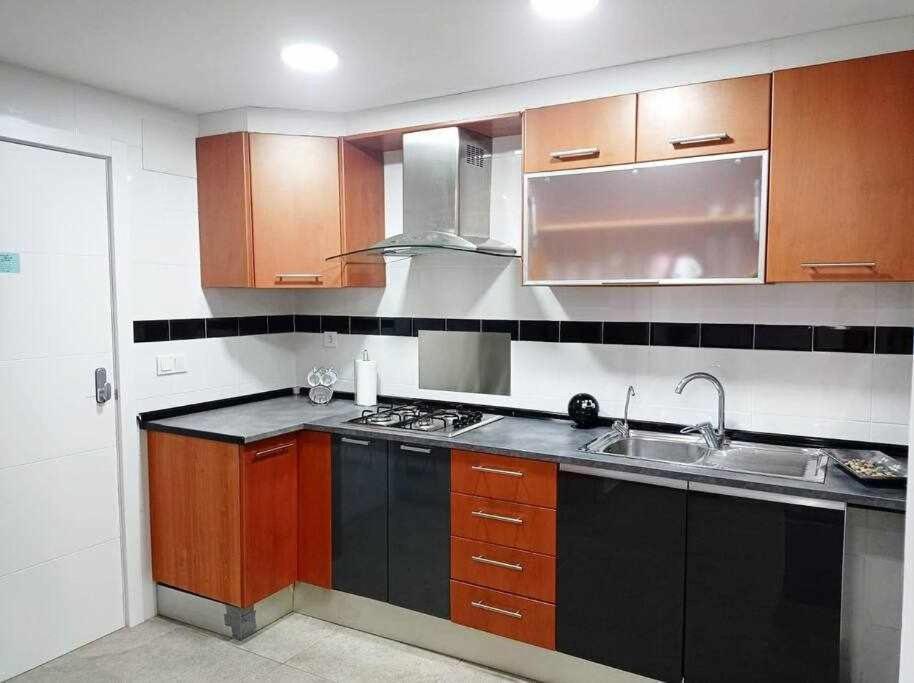 Apartamentos Full Equipped Ельче Екстер'єр фото
